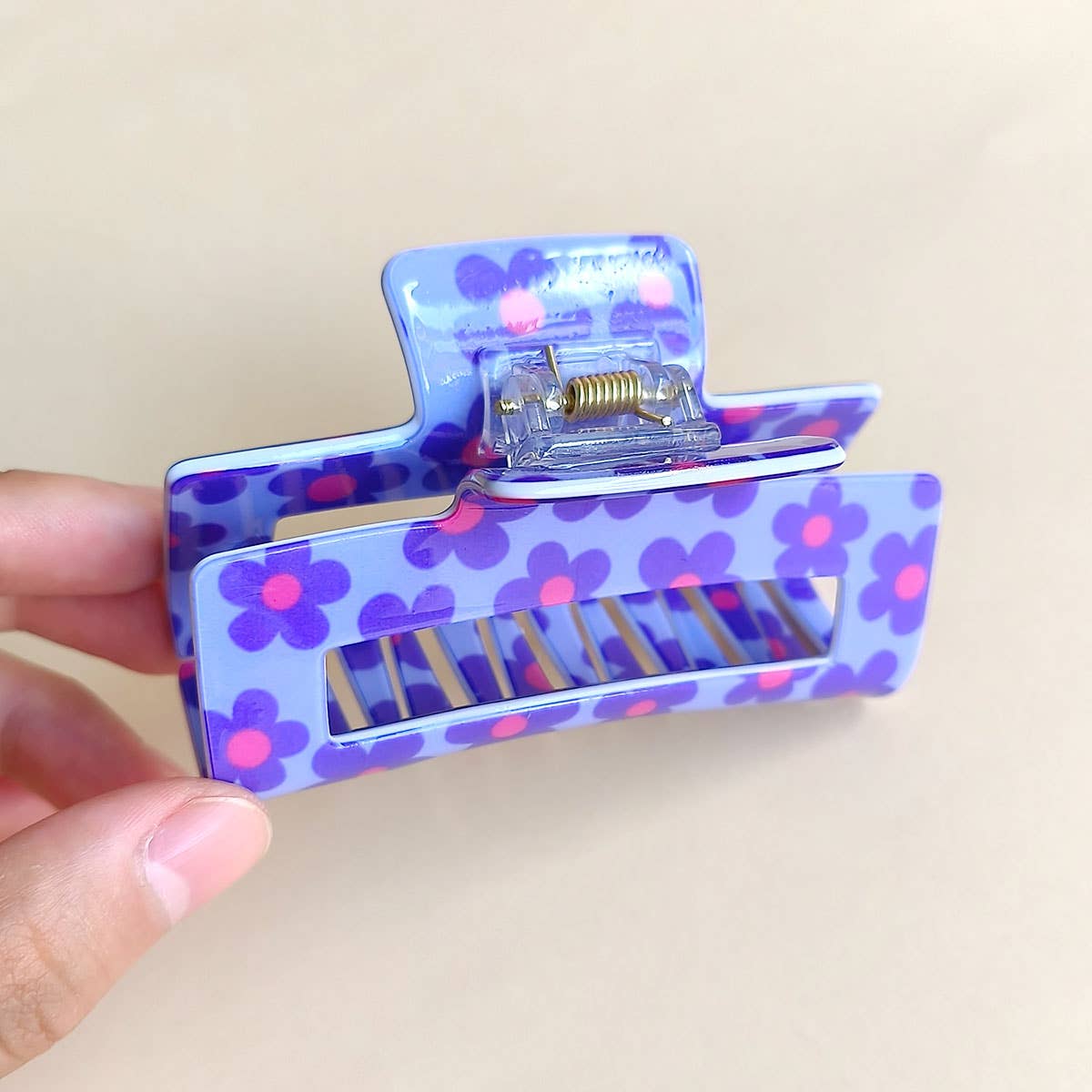 Retro Floral Claw Clip