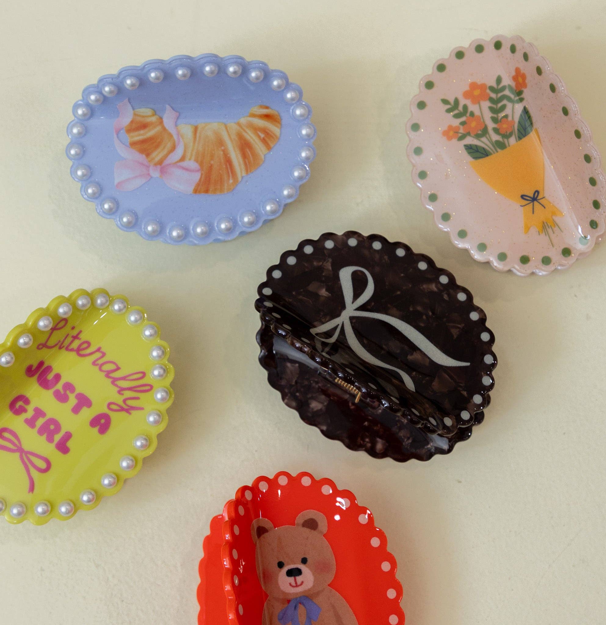 FRAMED ECLECTIC CLAW: BOUQUET