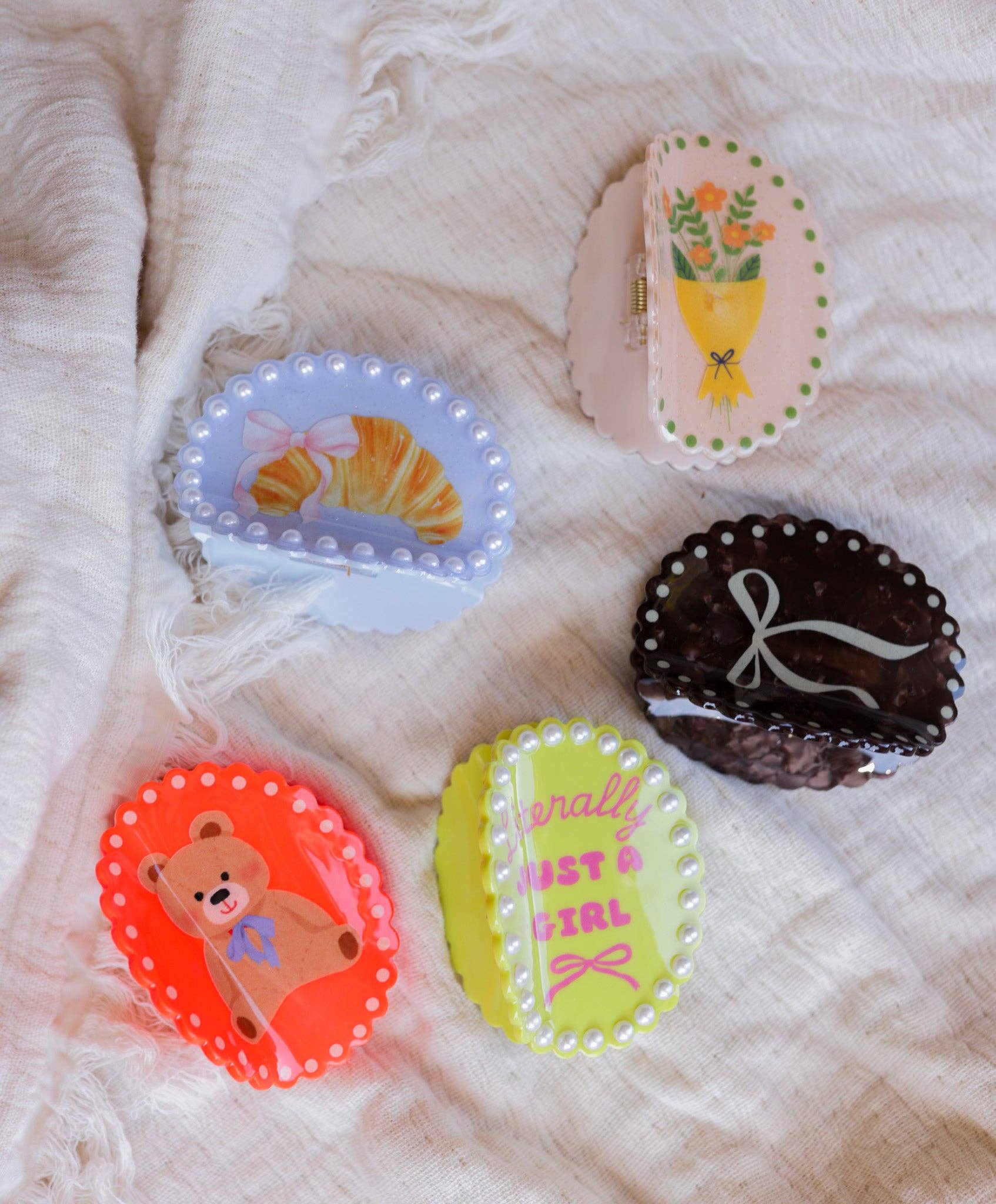 FRAMED ECLECTIC CLAW: BOUQUET