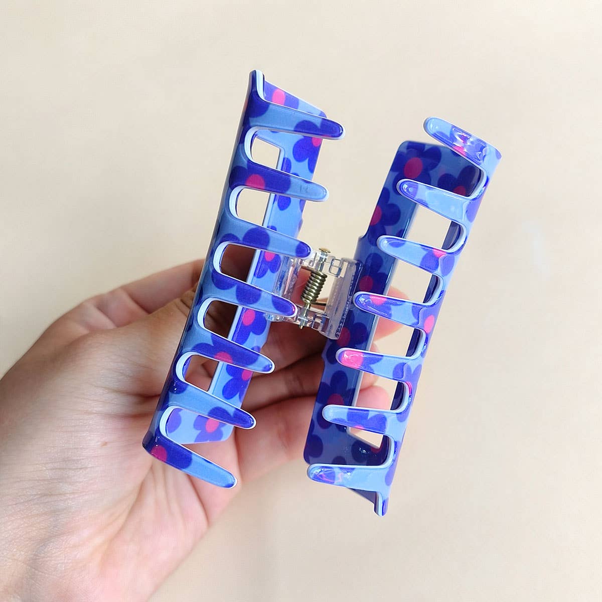 Retro Floral Claw Clip