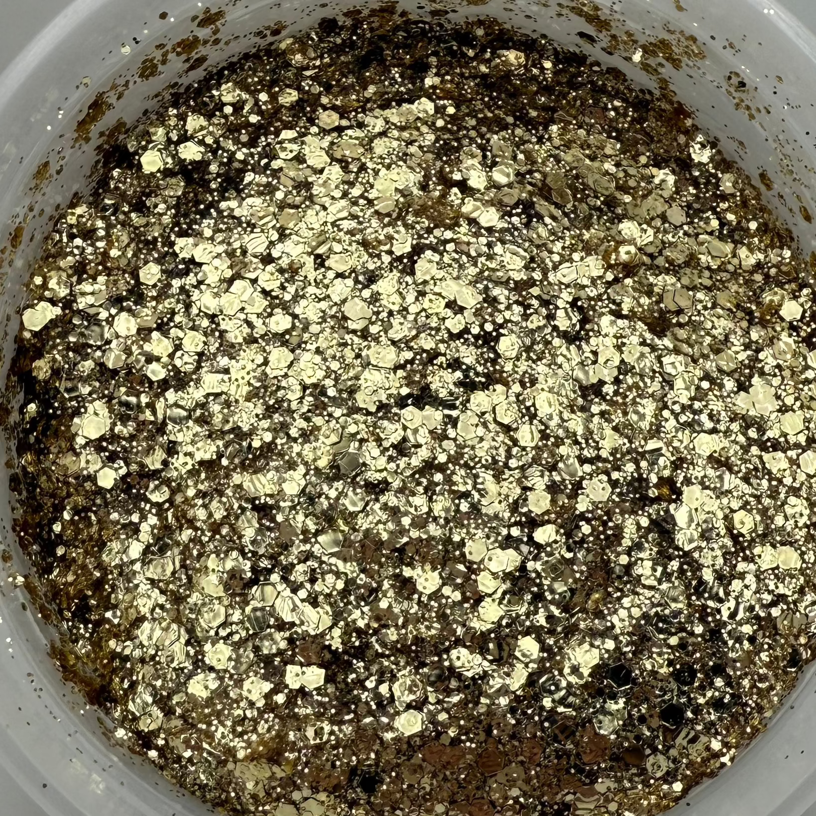 Bubbly Bev Hair Glitter